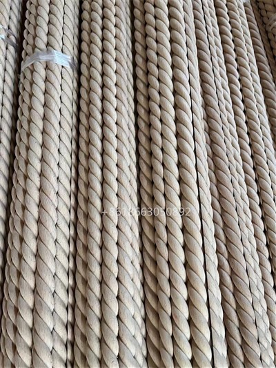 Strojno obdelano leseno oblikovanje vrvi